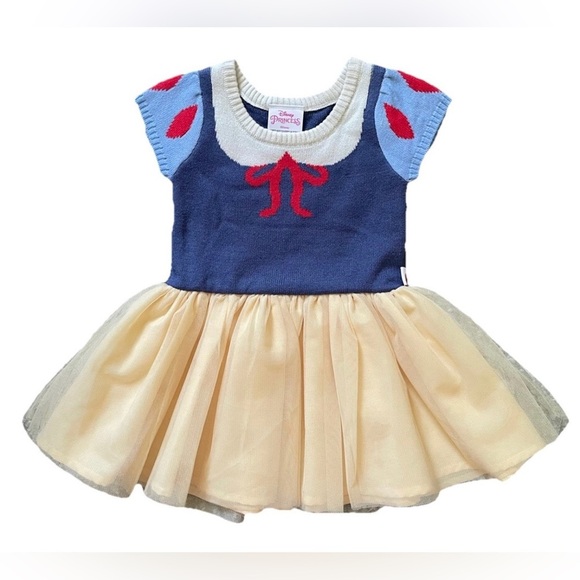 Disney Princess Snow White Cosplay
Dress. - Picture 6 of 10